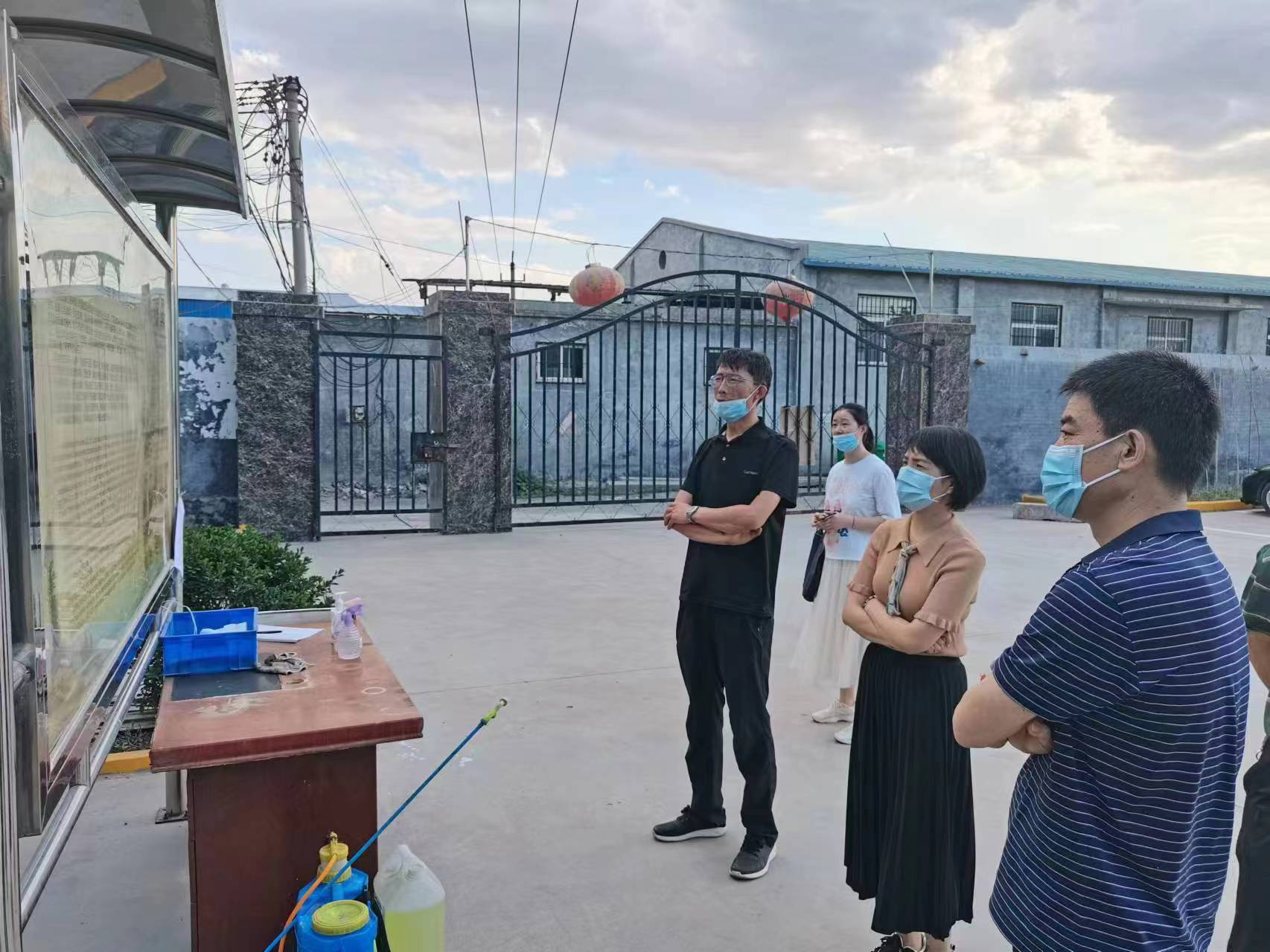 牧野區(qū)副區(qū)長(zhǎng)秦丹丹，科工信局張局長(zhǎng)蒞臨新航參觀(guān)指導(dǎo)工作。